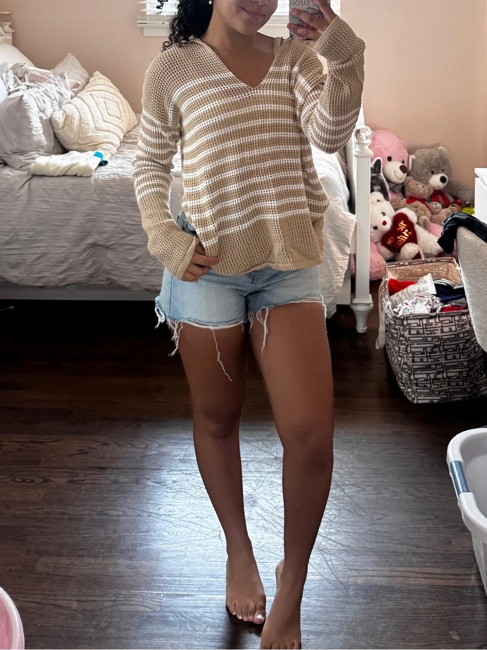 GAP Beige & White Striped V‑Neck Sweater